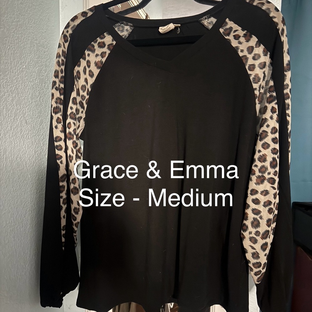 Beautiful shirt must see in person!
